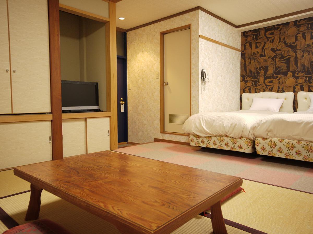 Hakuba Maerchen House Hotel Exterior photo