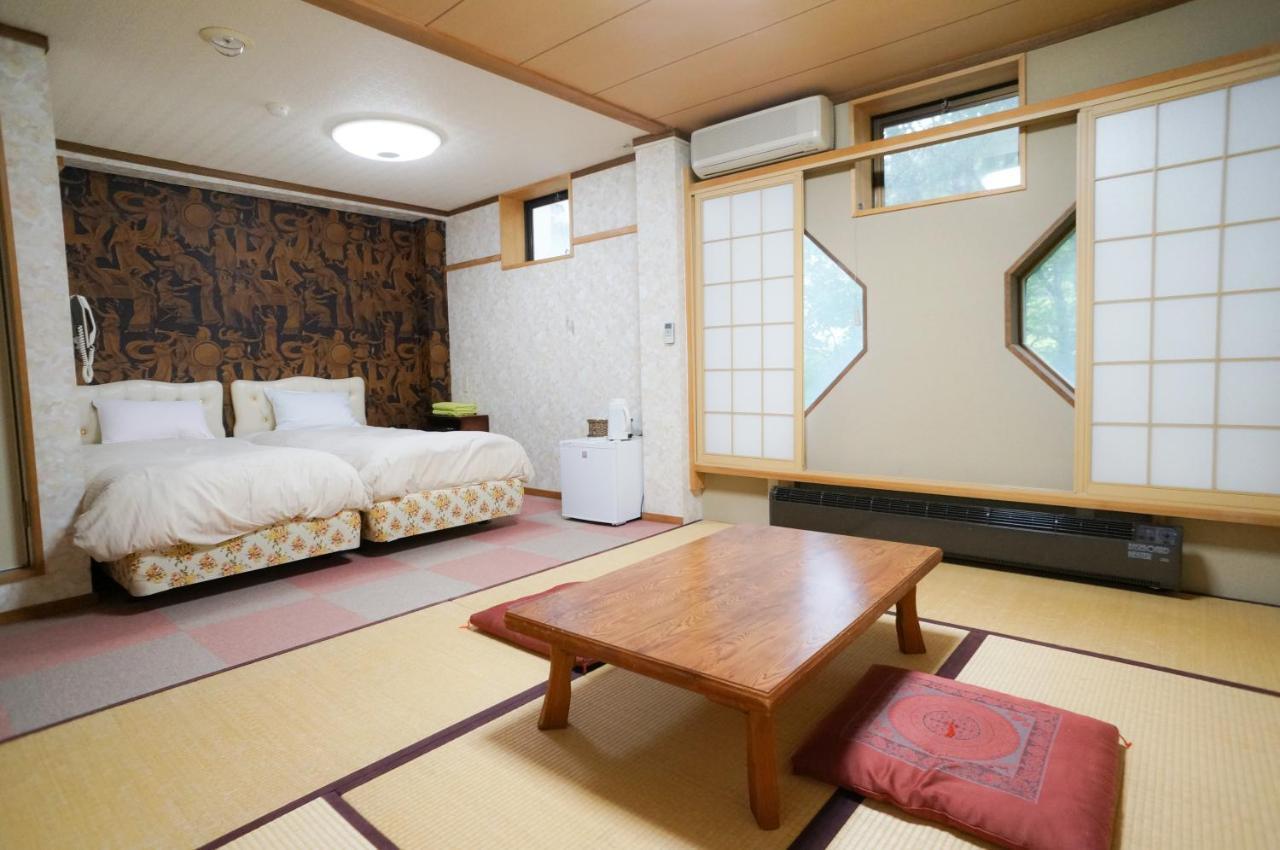 Hakuba Maerchen House Hotel Exterior photo